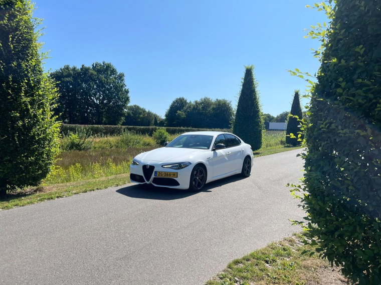 Vehicle Image 26