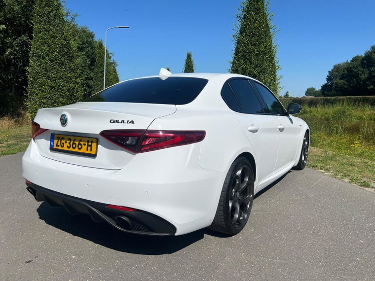 Vehicle Image 28