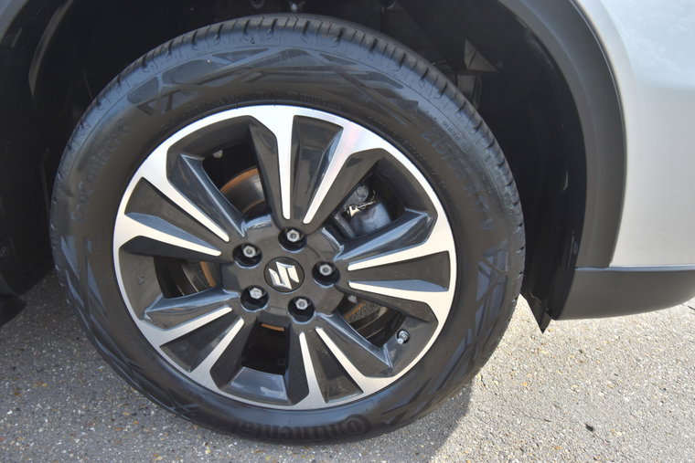 Vehicle Image 6
