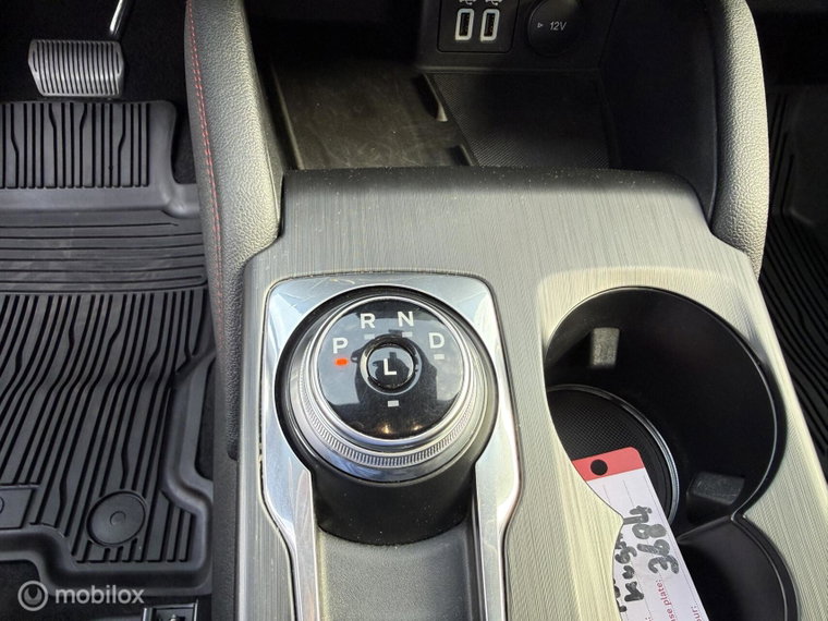 Vehicle Image 16