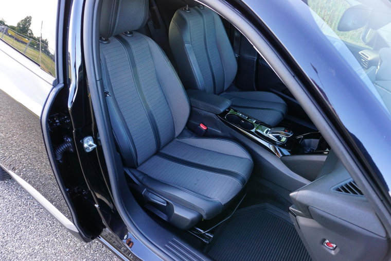 Vehicle Image 34