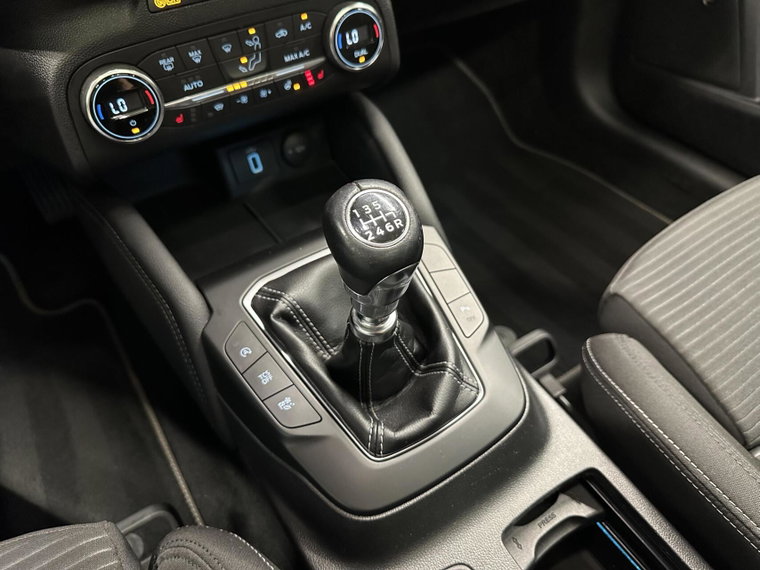 Vehicle Image 40