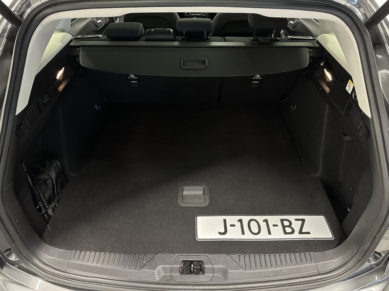 Vehicle Image 42