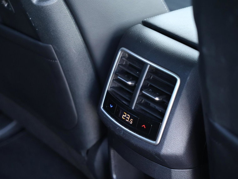Vehicle Image 40