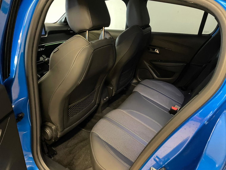 Vehicle Image 38