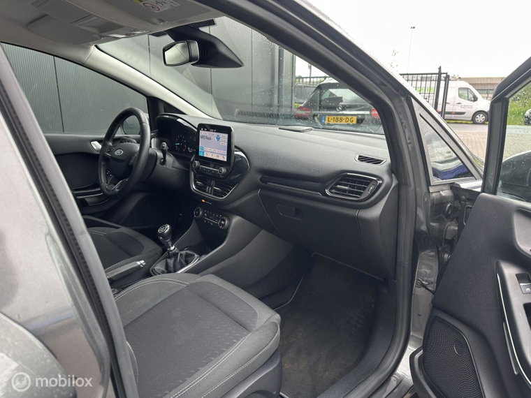 Vehicle Image 21