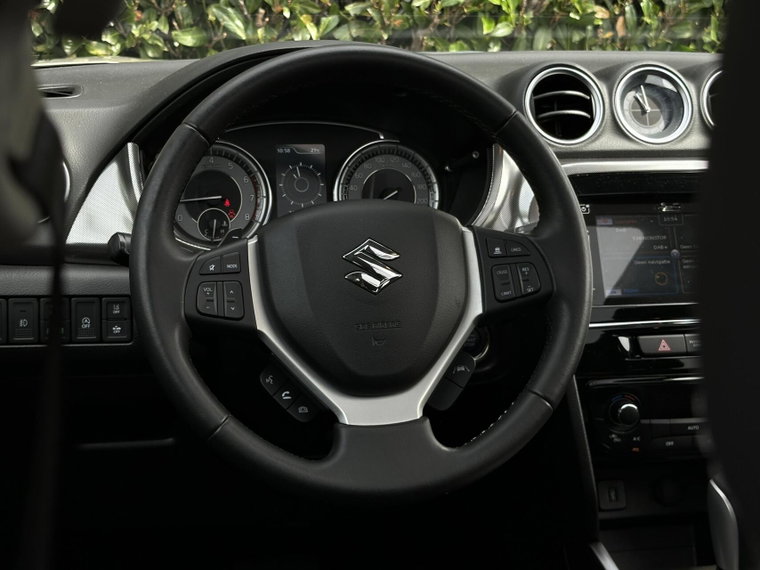 Vehicle Image 10