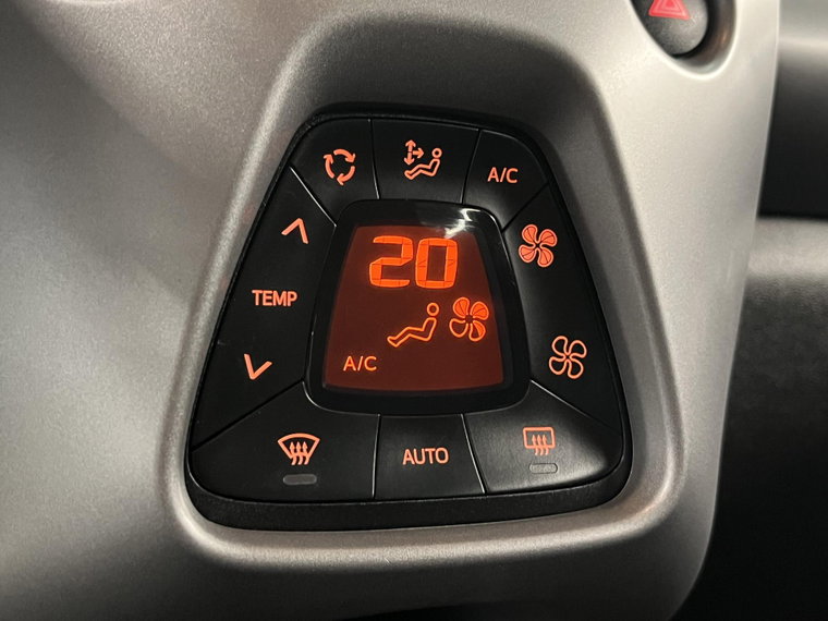 Vehicle Image 17