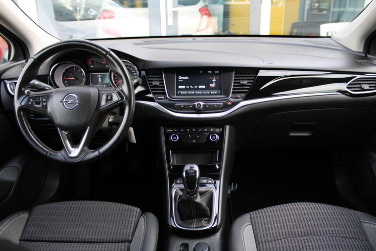 Vehicle Image 16