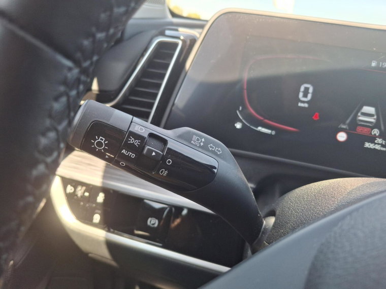 Vehicle Image 38