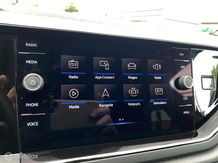 Vehicle Image 19