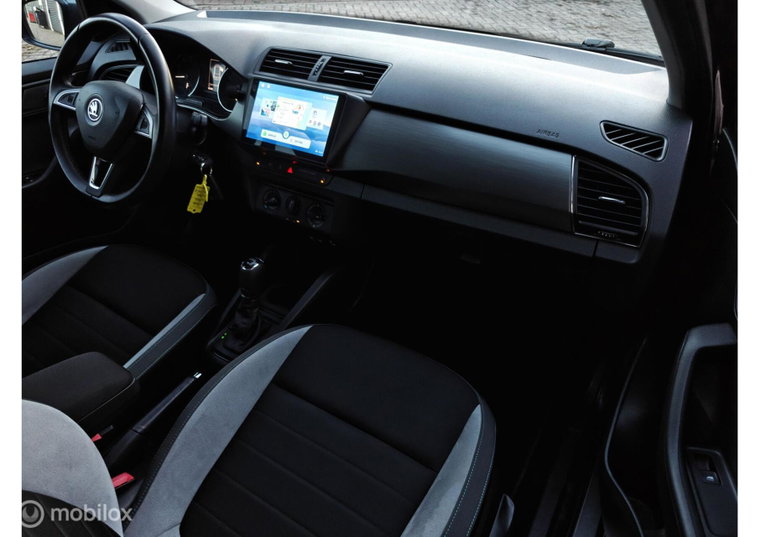 Vehicle Image 21