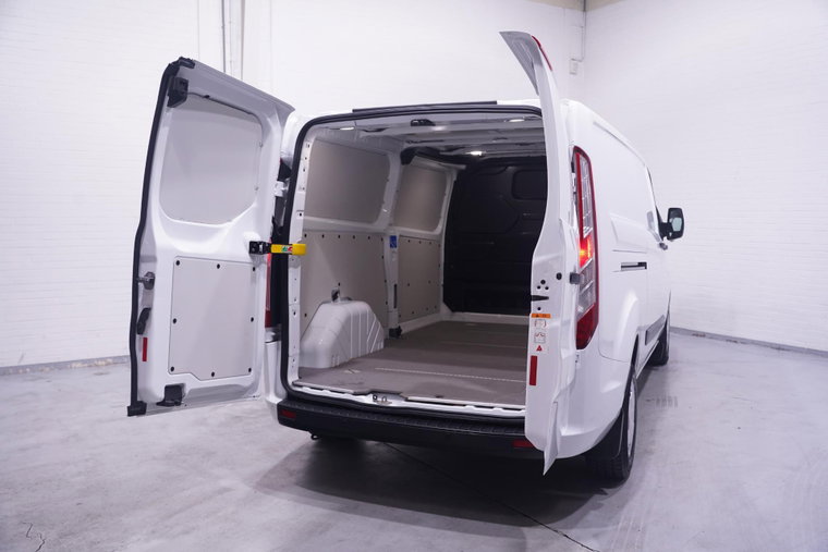 Vehicle Image 13