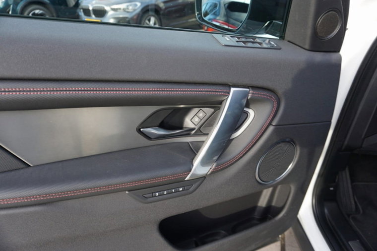 Vehicle Image 19