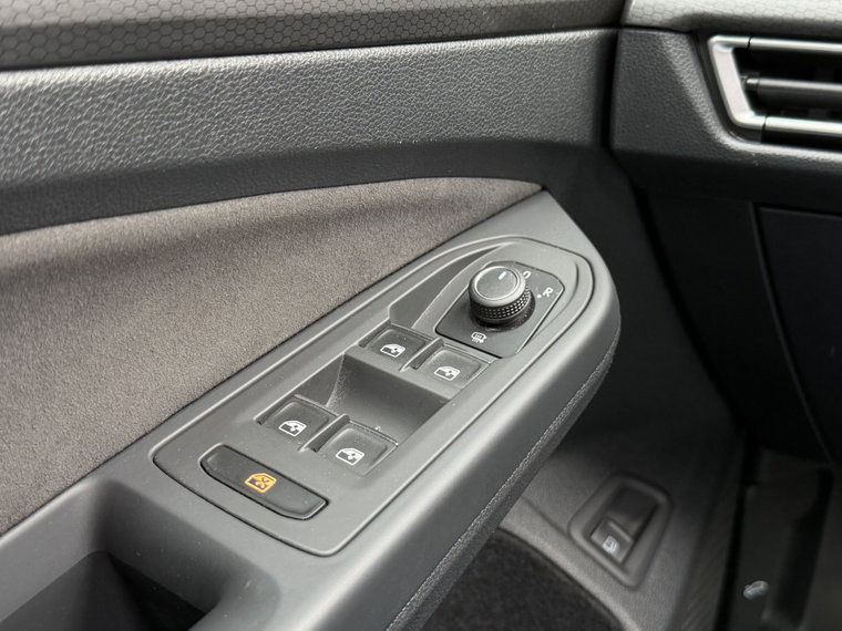 Vehicle Image 42