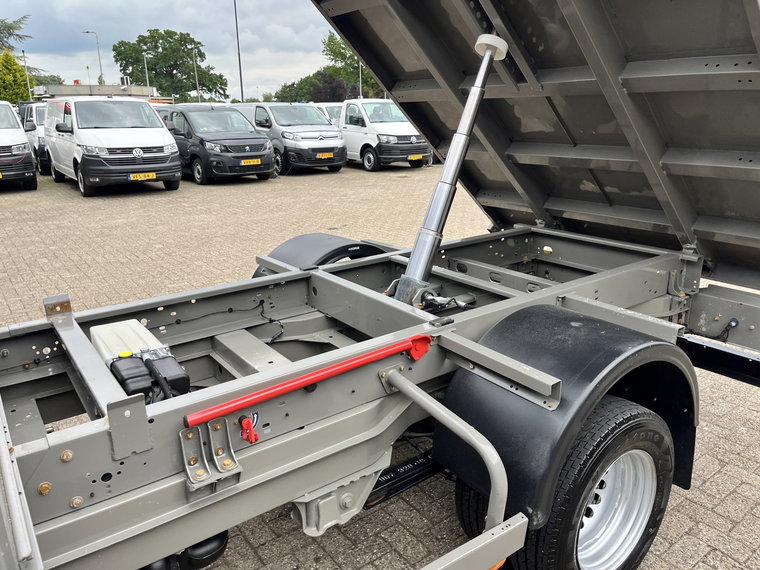 Vehicle Image 28