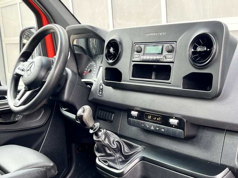 Vehicle Image 34