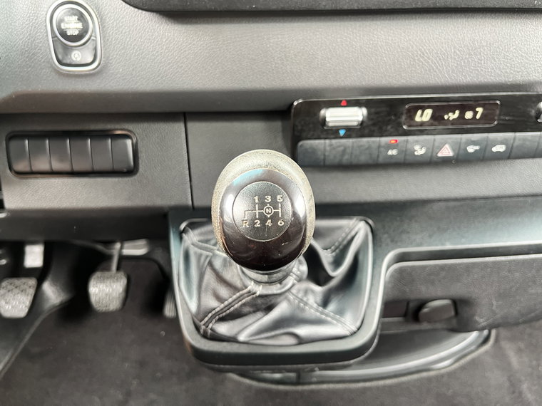 Vehicle Image 38