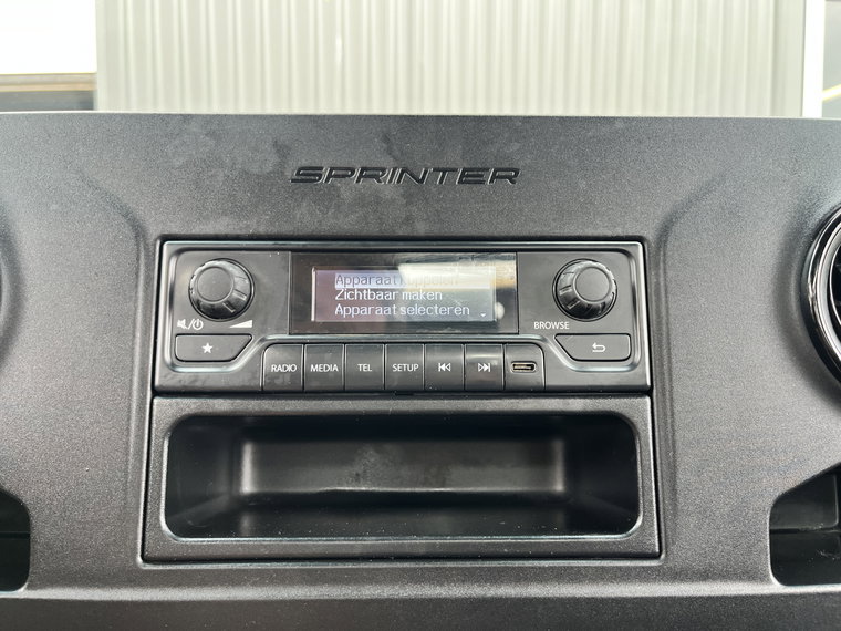 Vehicle Image 43