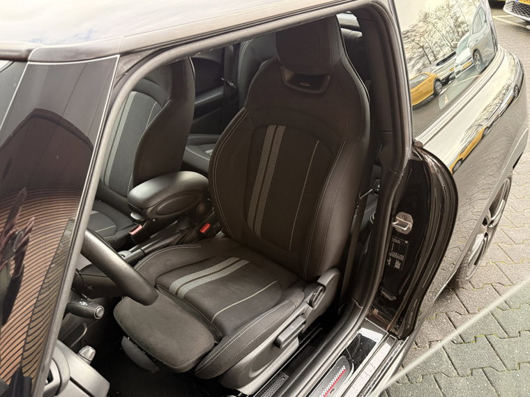 Vehicle Image 40