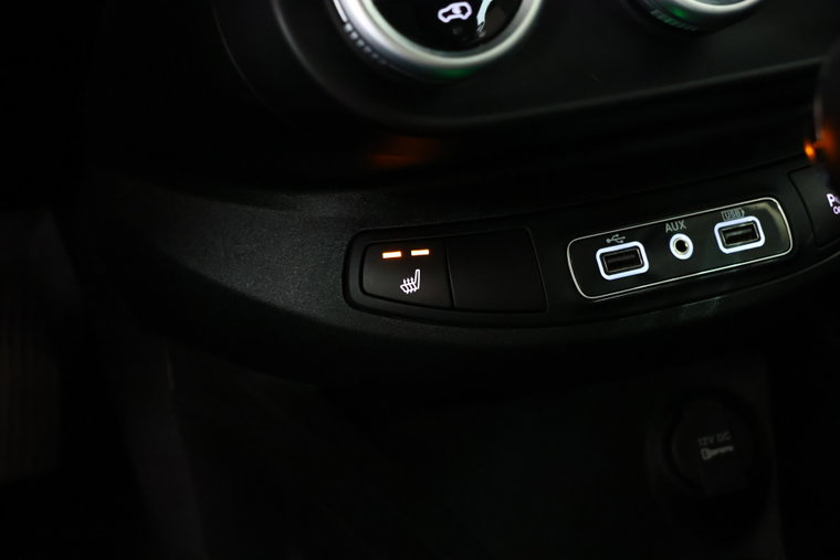 Vehicle Image 24