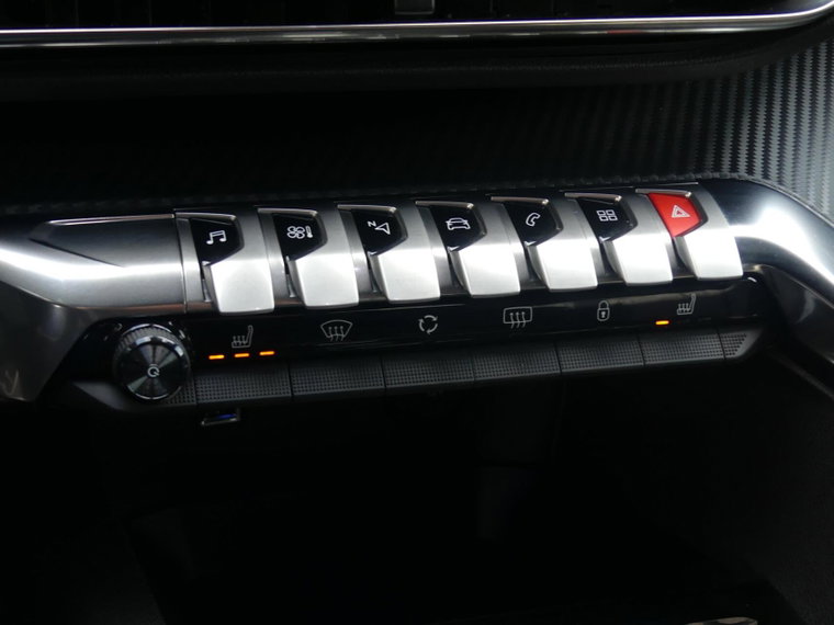 Vehicle Image 28