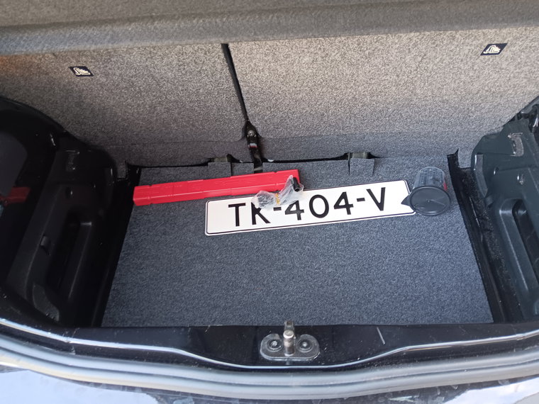 Vehicle Image 25