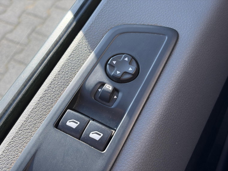 Vehicle Image 27