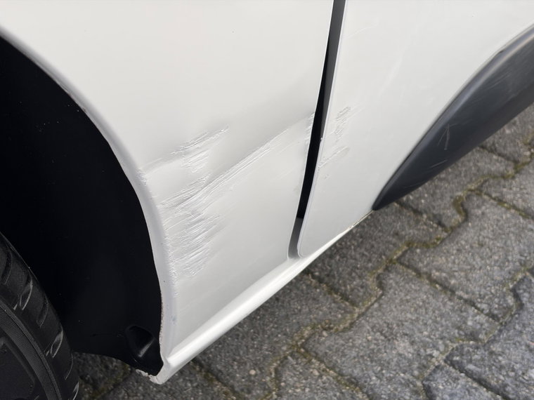 Vehicle Image 32