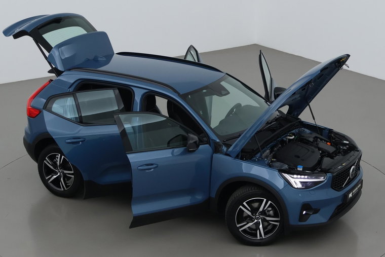 Vehicle Image 6