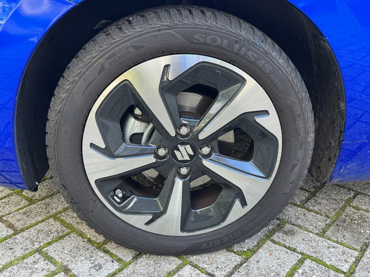 Vehicle Image 17