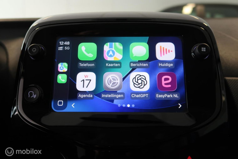 Vehicle Image 12