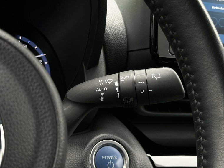 Vehicle Image 32