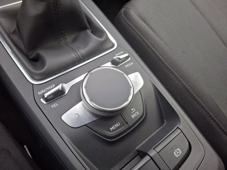 Vehicle Image 24