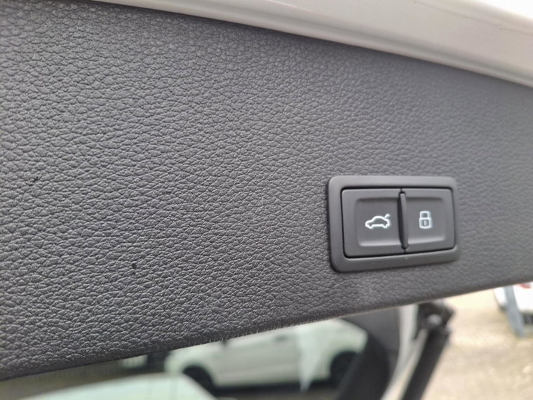 Vehicle Image 28