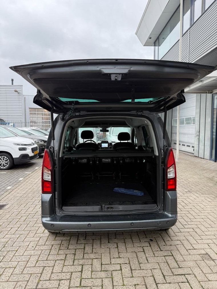 Vehicle Image 27