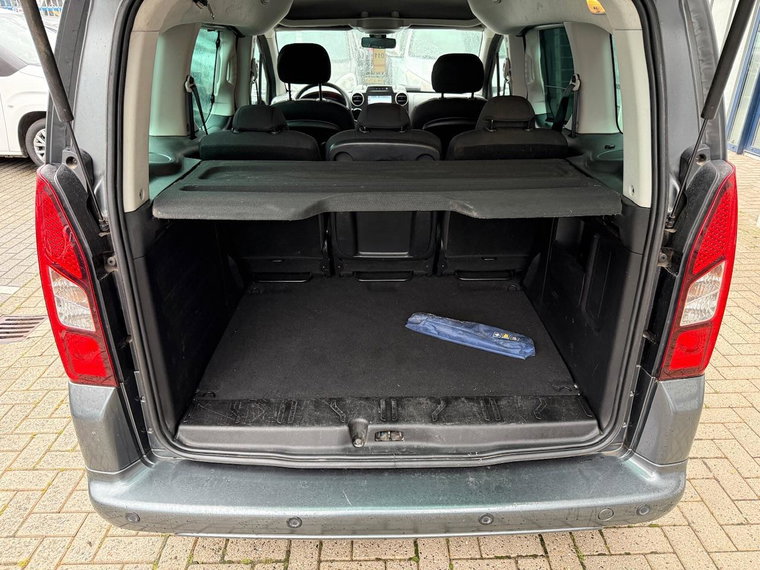 Vehicle Image 28
