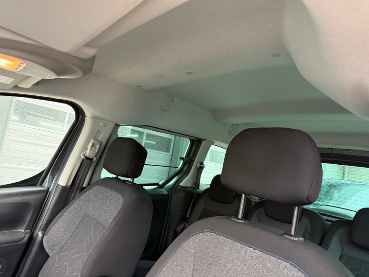 Vehicle Image 36
