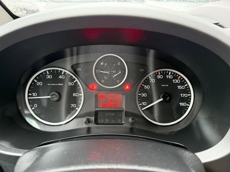 Vehicle Image 38