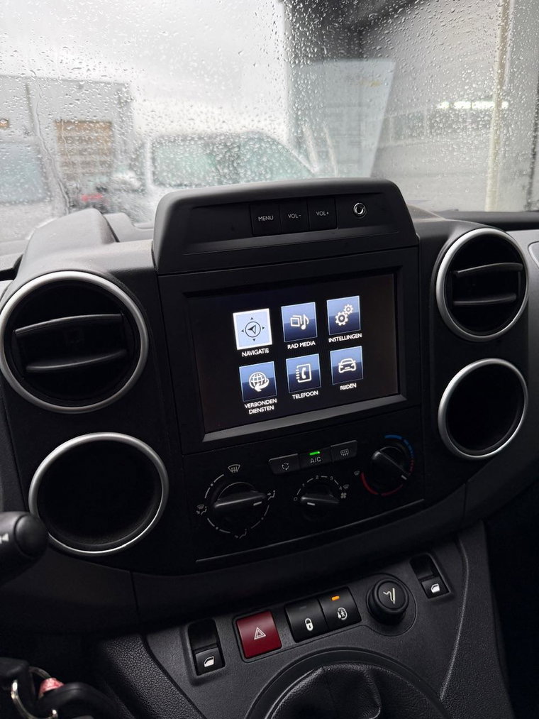 Vehicle Image 44