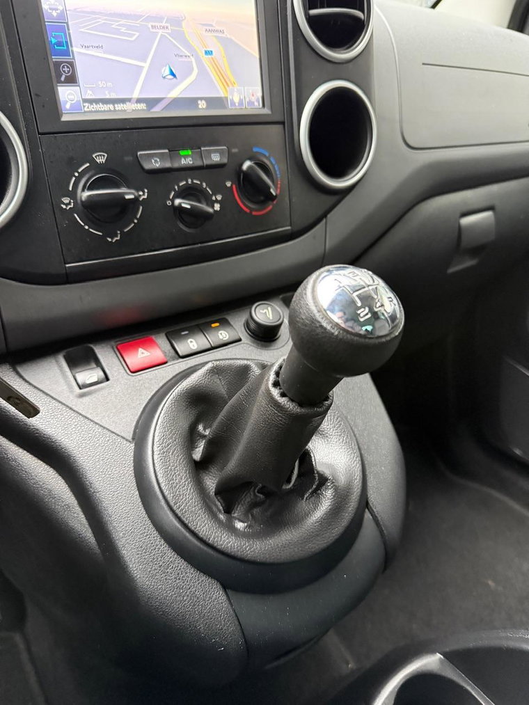 Vehicle Image 45