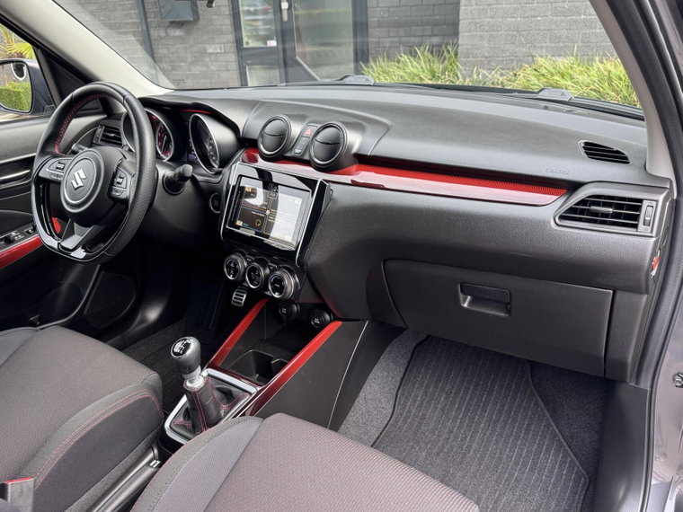 Vehicle Image 14