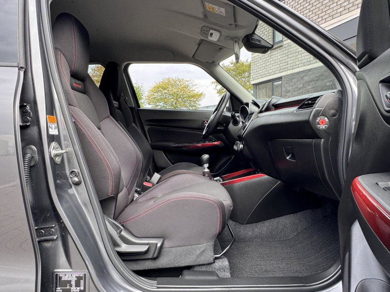 Vehicle Image 16