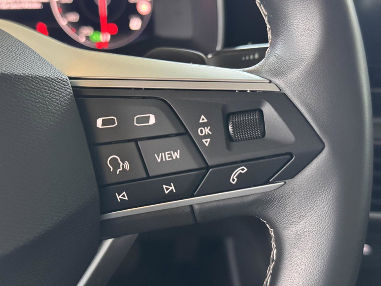 Vehicle Image 33