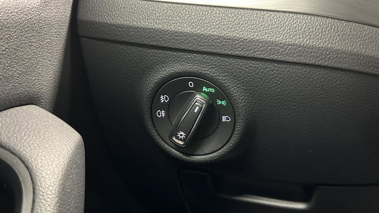 Vehicle Image 28