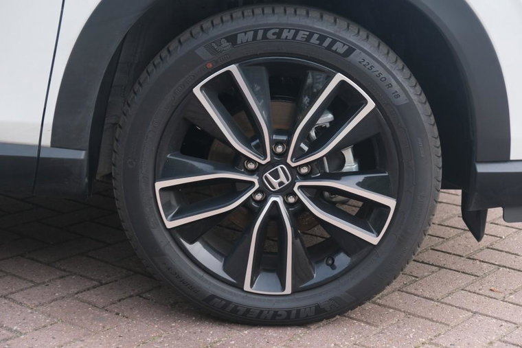 Vehicle Image 25