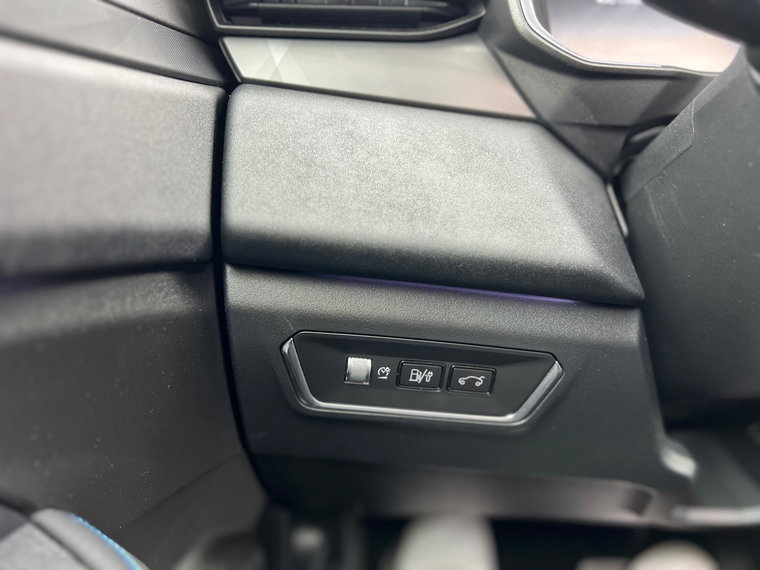 Vehicle Image 24