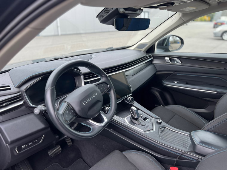 Vehicle Image 8