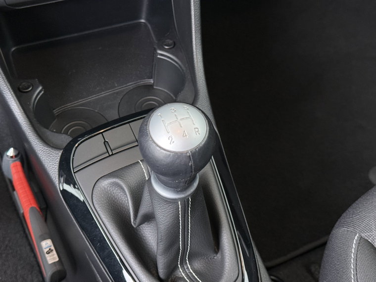 Vehicle Image 32
