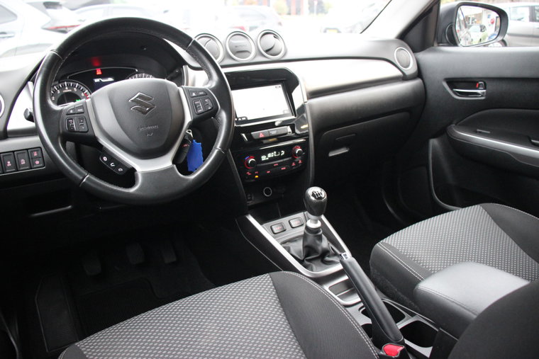 Vehicle Image 6